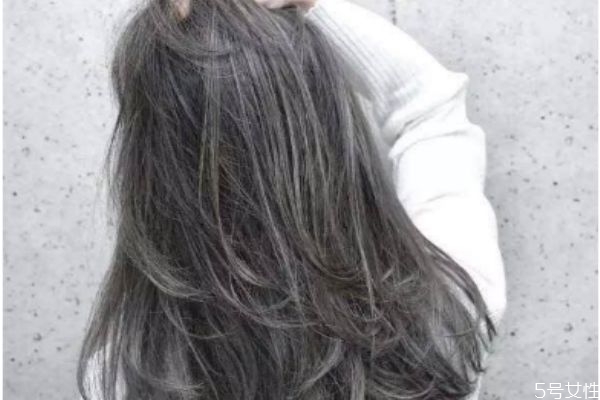 橄欖棕掉色后是什么顏色 染成橄欖色需要漂發(fā)嗎 橄欖棕掉色后是什么顏色 染成橄欖色需要漂發(fā)嗎