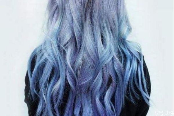 藍色頭發(fā)掉色快嗎 染藍色頭發(fā)掉色怎么辦 藍色頭發(fā)掉色快嗎 染藍色頭發(fā)掉色怎么辦