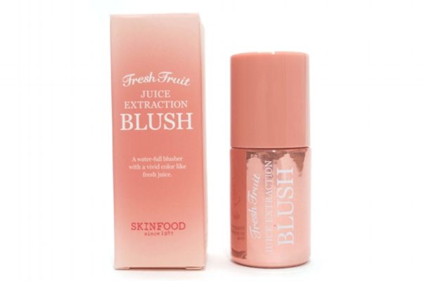 用腮紅液前要用散粉嗎 腮紅液可以當(dāng)唇彩用嗎 用腮紅液前要用散粉嗎 腮紅液可以當(dāng)唇彩用嗎