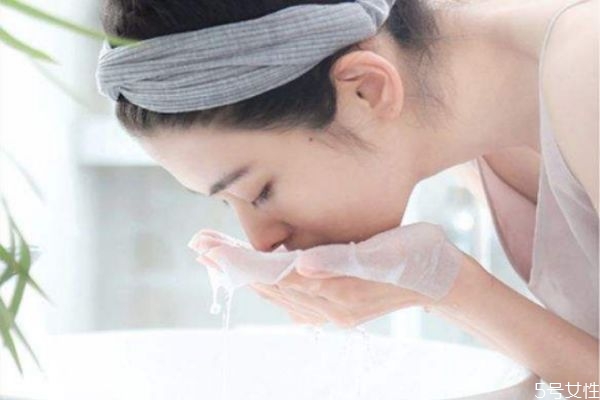 夏天用熱水洗臉好嗎 夏天洗臉用熱水還是冷水 夏天用熱水洗臉好嗎 夏天洗臉用熱水還是冷水