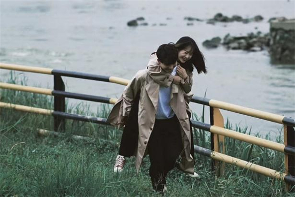 男人會對舊情人念念不忘嗎 男人和舊情人復合的幾率大嗎 男人會對舊情人念念不忘嗎 男人和舊情人復合的幾率大嗎