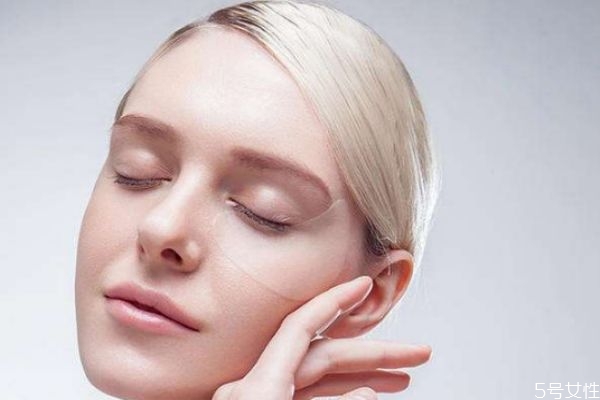 牙膏抹痘痘有用嗎 牙膏對痘痘有消炎作用嗎 牙膏抹痘痘有用嗎 牙膏對痘痘有消炎作用嗎