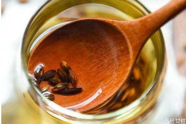 喝大麥茶會拉肚子嗎 拉肚子和喝大麥茶有關系嗎 喝大麥茶會拉肚子嗎 拉肚子和喝大麥茶有關系嗎