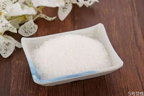 白糖洗臉有什么作用 白糖洗臉的好處有什么 白糖洗臉有什么作用 白糖洗臉的好處有什么