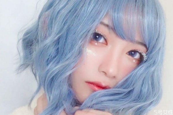 雪花妝的化妝步驟 雪花妝化妝技巧 雪花妝的化妝步驟 雪花妝化妝技巧