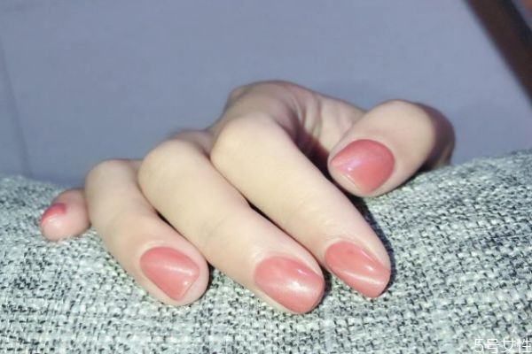 適合夏季的美甲顏色 什么美甲顏色時候夏季 適合夏季的美甲顏色 什么美甲顏色時候夏季