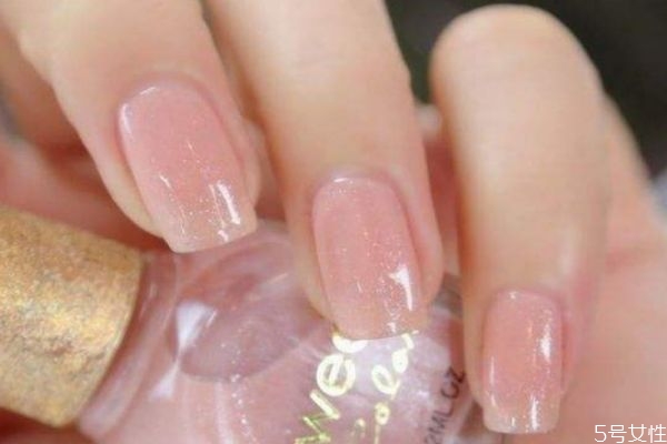 適合夏季的美甲顏色 什么美甲顏色時候夏季 適合夏季的美甲顏色 什么美甲顏色時候夏季