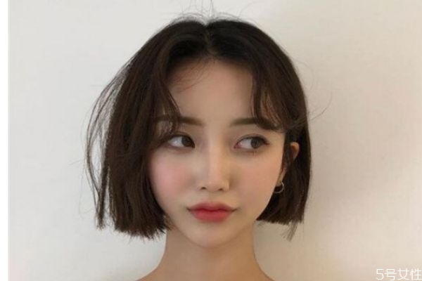 適合夏季的女生發(fā)型有什么 哪些女生發(fā)型適合夏季 適合夏季的女生發(fā)型有什么 哪些女生發(fā)型適合夏季