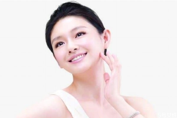 左邊臉上為什么長痘痘 左邊臉上長痘痘是什么原因 左邊臉上為什么長痘痘 左邊臉上長痘痘是什么原因