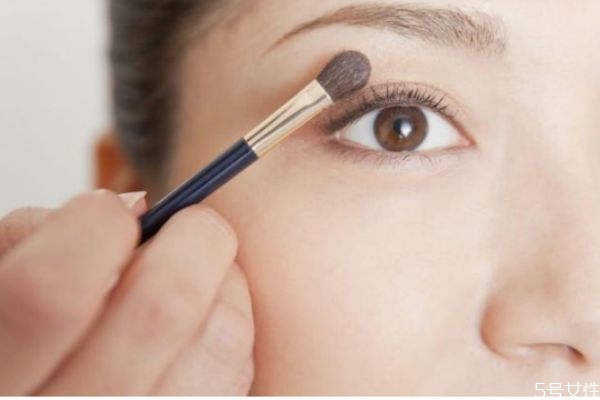 臉上有痘痘怎么化妝 痘痘臉化妝教程 臉上有痘痘怎么化妝 痘痘臉化妝教程