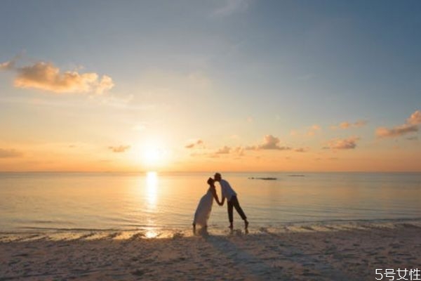 分手后想和好怎么說 想復(fù)合怎么給他發(fā)信息 分手后想和好怎么說 想復(fù)合怎么給他發(fā)信息