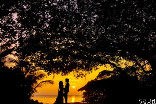 斷聯(lián)多久男人會(huì)崩潰 斷聯(lián)男人的心理 斷聯(lián)多久男人會(huì)崩潰 斷聯(lián)男人的心理