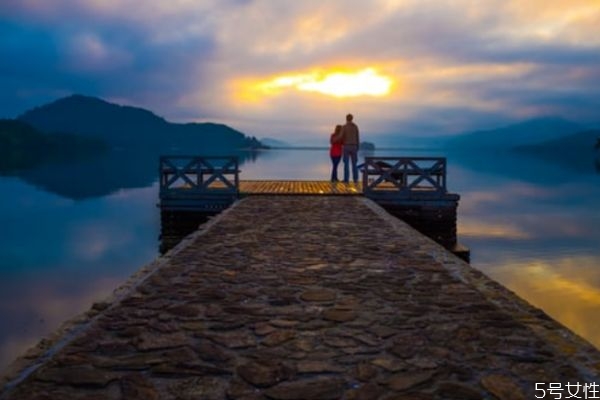 真心喜歡和隨便撩撩的區(qū)別 真心喜歡會急于想確立關(guān)系