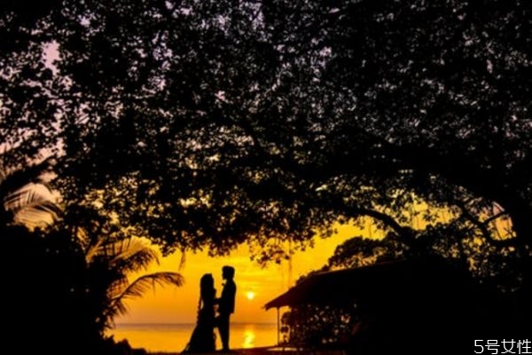 男生為什么撩一個(gè)女生 會撩的男生都花心嗎 男生為什么撩一個(gè)女生 會撩的男生都花心嗎