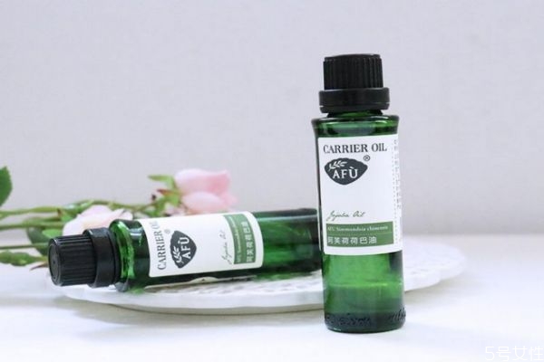 阿芙荷荷巴油的護(hù)膚功效 阿芙荷荷巴油的護(hù)膚作用 阿芙荷荷巴油的護(hù)膚功效 阿芙荷荷巴油的護(hù)膚作用