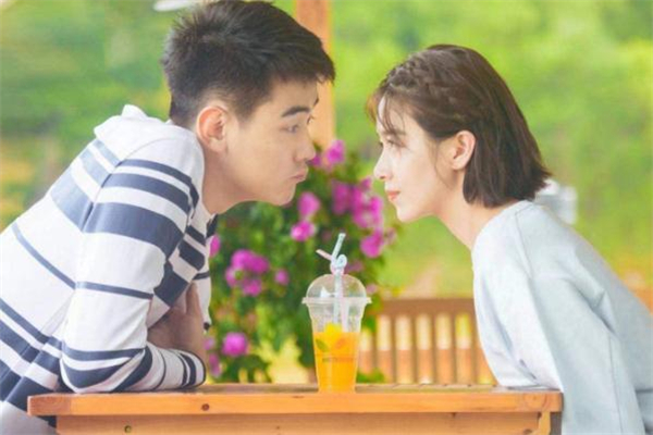 男生為什么見(jiàn)前任尷尬 男生為什么不敢見(jiàn)前任 男生為什么見(jiàn)前任尷尬 男生為什么不敢見(jiàn)前任