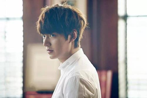 男生喜歡你卻又疏遠(yuǎn)你的心理 男生喜歡你為什么會(huì)疏遠(yuǎn)你 男生喜歡你卻又疏遠(yuǎn)你的心理 男生喜歡你為什么會(huì)疏遠(yuǎn)你