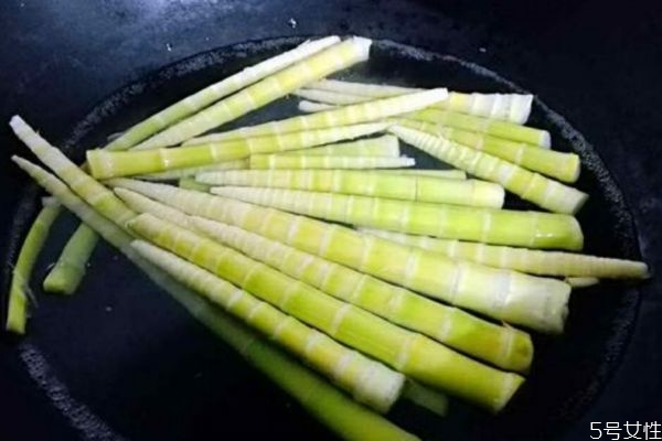 竹筍焯水的作用有什么 為什么竹筍需要焯水 竹筍焯水的作用有什么 為什么竹筍需要焯水