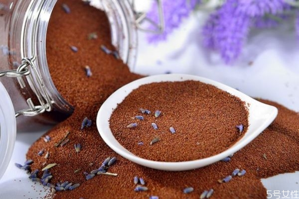 自制美白面膜的方法 如何自制美白面膜 自制美白面膜的方法 如何自制美白面膜