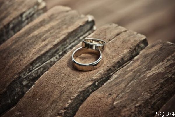 男生喜歡玩曖昧是因為什么 男人搞曖昧的三個原因 男生喜歡玩曖昧是因為什么 男人搞曖昧的三個原因