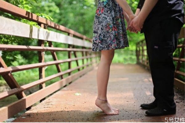 男生為什么撩一個(gè)女生 會撩的男生都花心嗎 男生為什么撩一個(gè)女生 會撩的男生都花心嗎