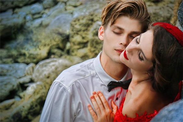 前任撩你是放不下你嗎 前任來(lái)撩你又消失是為什么 前任撩你是放不下你嗎 前任來(lái)撩你又消失是為什么