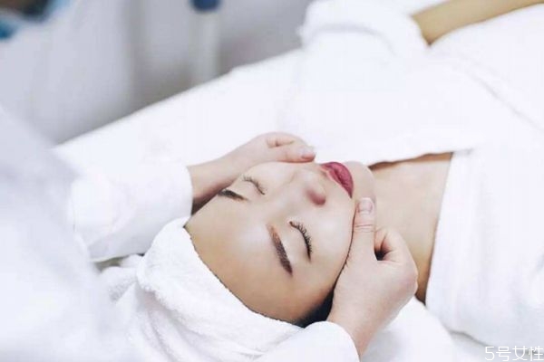 皮膚曬紅可以怎么辦 修復皮膚曬紅的方法 皮膚曬紅可以怎么辦 修復皮膚曬紅的方法