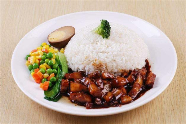鹵肉飯的熱量 鹵肉飯吃了長(zhǎng)胖嗎 鹵肉飯的熱量 鹵肉飯吃了長(zhǎng)胖嗎