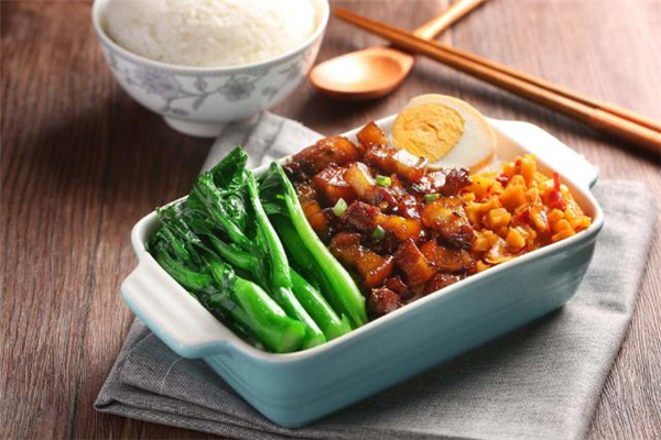 鹵肉飯的熱量 鹵肉飯吃了長(zhǎng)胖嗎 鹵肉飯的熱量 鹵肉飯吃了長(zhǎng)胖嗎