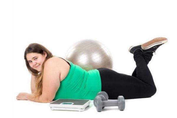 什么人容易有拜拜肉 拜拜肉造成的原因有什么 什么人容易有拜拜肉 拜拜肉造成的原因有什么