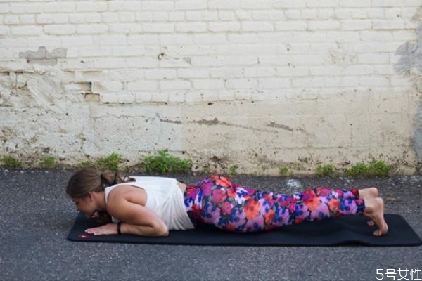 拜拜肉是水腫嗎 水腫會形成拜拜肉嗎 拜拜肉是水腫嗎 水腫會形成拜拜肉嗎