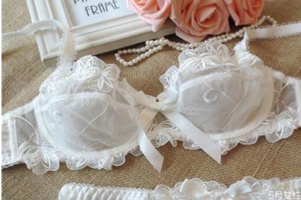 胸罩如何才能不空杯 內(nèi)衣為什么總是往上移 胸罩如何才能不空杯 內(nèi)衣為什么總是往上移