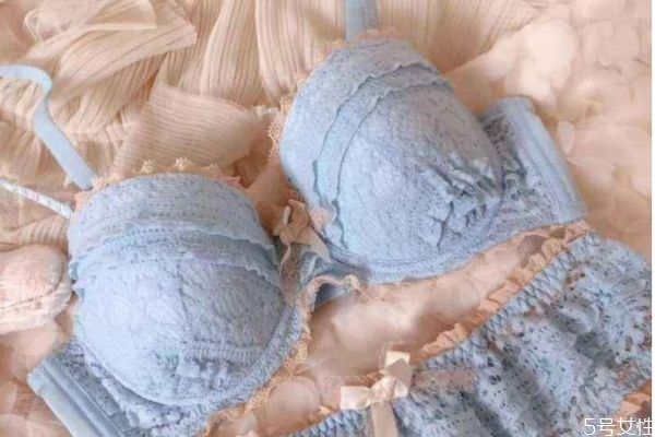 收副乳內(nèi)衣有用嗎 胸外擴(kuò)穿什么內(nèi)衣 收副乳內(nèi)衣有用嗎 胸外擴(kuò)穿什么內(nèi)衣