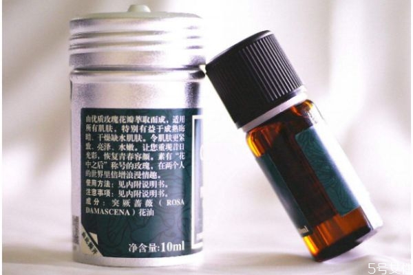 洋甘菊精油有什么功效 洋甘菊精油有什么作用 洋甘菊精油有什么功效 洋甘菊精油有什么作用