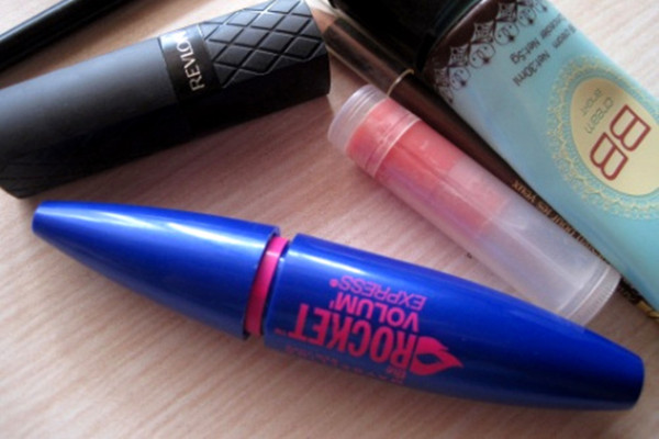 哪款睫毛膏用后能又長(zhǎng)又黑 好用的睫毛膏推薦 哪款睫毛膏用后能又長(zhǎng)又黑 好用的睫毛膏推薦