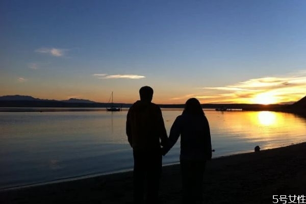 網(wǎng)戀不見(jiàn)面能維持多久 網(wǎng)戀為什么不超過(guò)3個(gè)月 網(wǎng)戀不見(jiàn)面能維持多久 網(wǎng)戀為什么不超過(guò)3個(gè)月