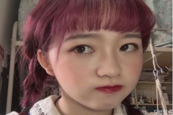 紫色頭發(fā)一定要用冷水洗嗎 冷水洗發(fā)不掉色 紫色頭發(fā)一定要用冷水洗嗎 冷水洗發(fā)不掉色