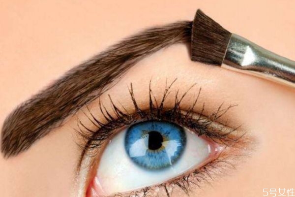 長臉怎么化妝好看 適合長臉的妝有什么 長臉怎么化妝好看 適合長臉的妝有什么