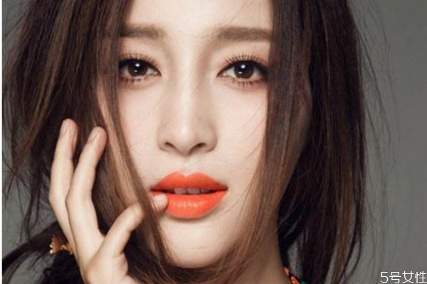 黑皮膚適合什么顏色的口紅 ?什么口紅顏色適合黑皮膚 黑皮膚適合什么顏色的口紅 ?什么口紅顏色適合黑皮膚