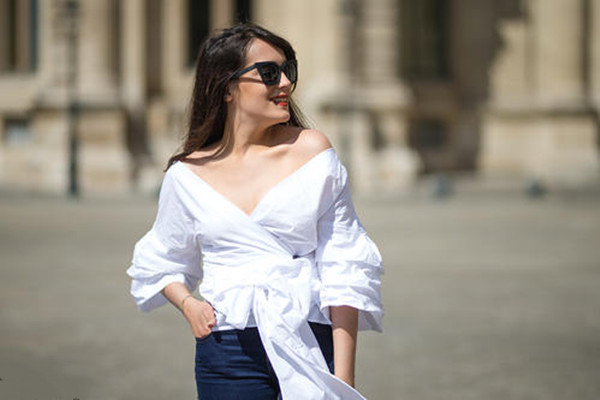 肩膀?qū)掃m合穿無(wú)袖嗎 肩膀?qū)捜绾斡梅b修飾 肩膀?qū)掃m合穿無(wú)袖嗎 肩膀?qū)捜绾斡梅b修飾