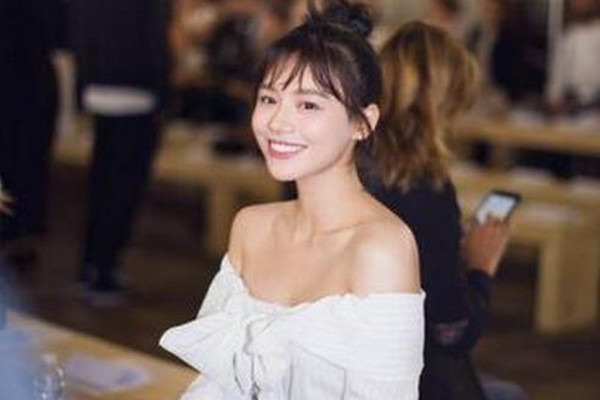 肩膀?qū)捄裨鯓哟┐?肩膀?qū)捄竦拇┐罘椒? alt=