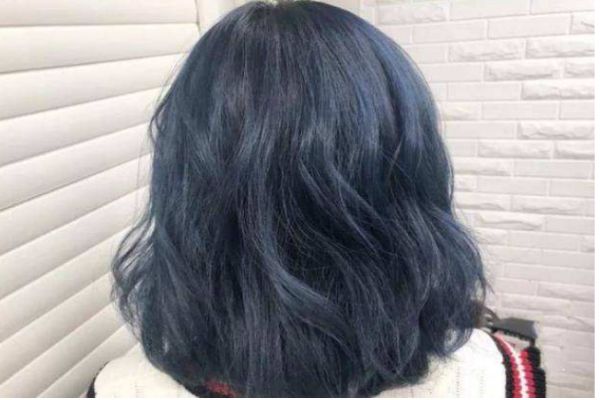 打蠟的藍黑色褪色會變什么顏色 藍黑色掉色過程