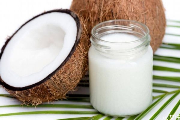 椰子油洗發(fā)的好處 椰子油洗頭的作用 椰子油洗發(fā)的好處 椰子油洗頭的作用