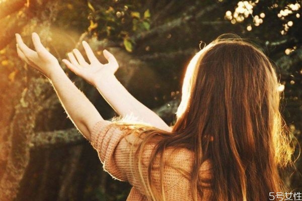 女朋友生氣應(yīng)該怎么辦 女朋友生氣應(yīng)該怎么哄 女朋友生氣應(yīng)該怎么辦 女朋友生氣應(yīng)該怎么哄