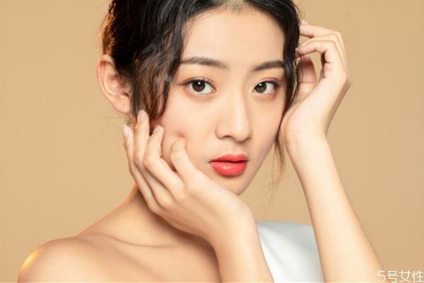 頭發(fā)打薄多久能厚回去 頭發(fā)打薄可以扎丸子頭嗎 頭發(fā)打薄多久能厚回去 頭發(fā)打薄可以扎丸子頭嗎