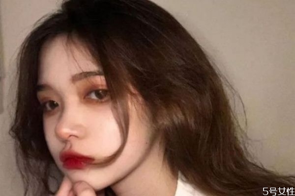 燙完頭發(fā)幾天可以做護(hù)理 燙過(guò)頭發(fā)用什么護(hù)理 燙完頭發(fā)幾天可以做護(hù)理 燙過(guò)頭發(fā)用什么護(hù)理