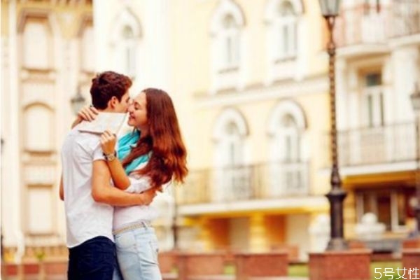 吵完架老公不理我該怎么辦 當(dāng)老公不理你的時(shí)候該怎么辦 吵完架老公不理我該怎么辦 當(dāng)老公不理你的時(shí)候該怎么辦