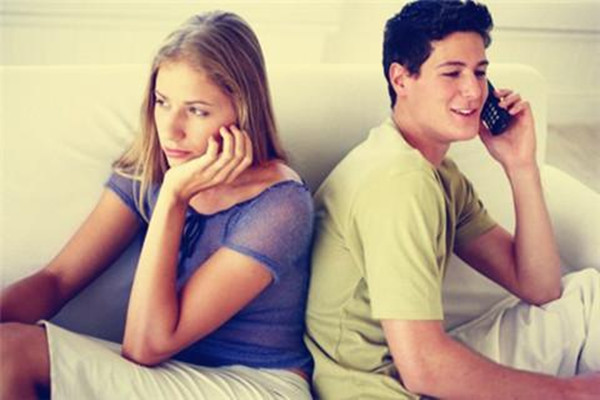 老婆出軌該不該隱忍 老婆出軌要忍氣吞聲嗎 老婆出軌該不該隱忍 老婆出軌要忍氣吞聲嗎