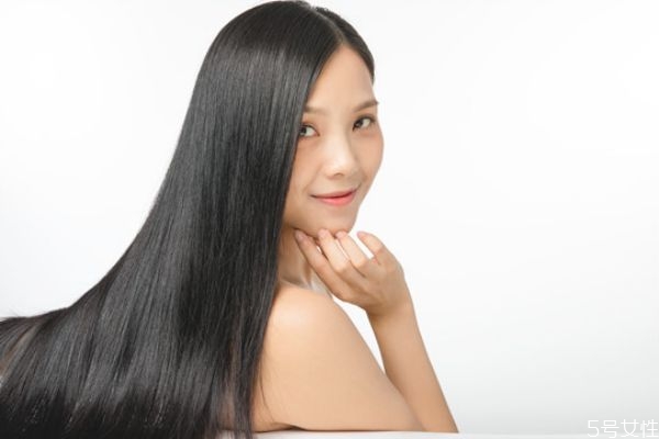 染發(fā)后適合用什么洗發(fā)水 染發(fā)后頭發(fā)干枯怎么辦 染發(fā)后適合用什么洗發(fā)水 染發(fā)后頭發(fā)干枯怎么辦