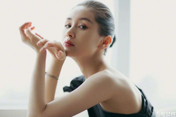 哄女朋友開(kāi)心的話(huà)道歉語(yǔ)句 給女朋友道歉的話(huà)有什么 哄女朋友開(kāi)心的話(huà)道歉語(yǔ)句 給女朋友道歉的話(huà)有什么